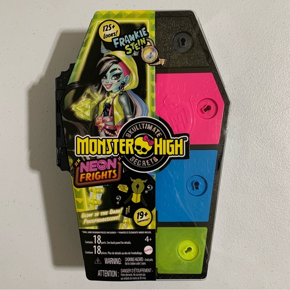 Monster High®: Skulltimate Secrets Neon Frights Frankie Stein™ Doll w/Locker-New - Picture 5 of 9